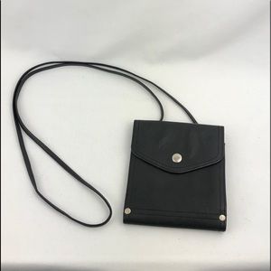 🎉SALE🎉Kenneth Cole over the shoulder wallet